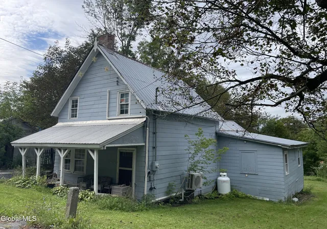 Photo 2 of Single family home for sale at 31 Mountain St, Whitehall, NY 12887 | MLS# 202626381 | Listing updated on 2026-09-18