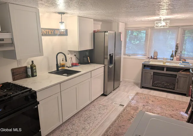 Photo 2 of Single family home for sale at 40 Huntington Dr, Freehold, NY 12431 | MLS# 202626099 | Listing updated on 2026-09-30