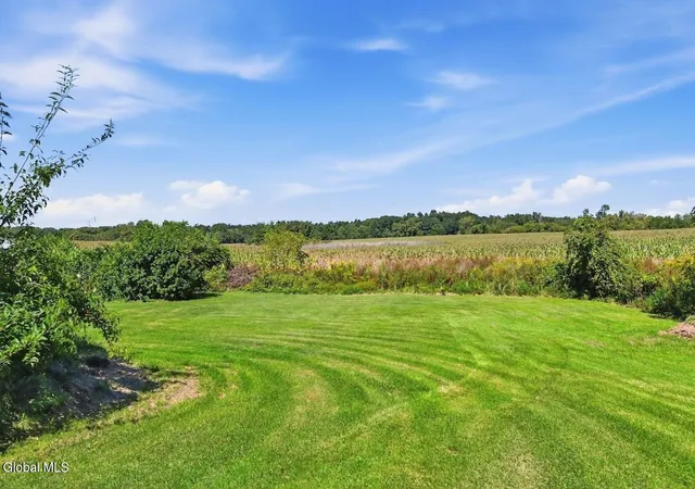 Photo 3 of Single family home for sale at 1425 Van Hoesen Rd, Castleton On Hudson, NY 12033 | MLS# 202626119 | Listing updated on 2026-09-23