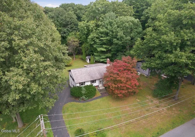 Photo 3 of Sale Pending at 20 Linden Ct, Clifton Park, NY 12065 | MLS# 202626441 | Listing updated on 2026-09-20