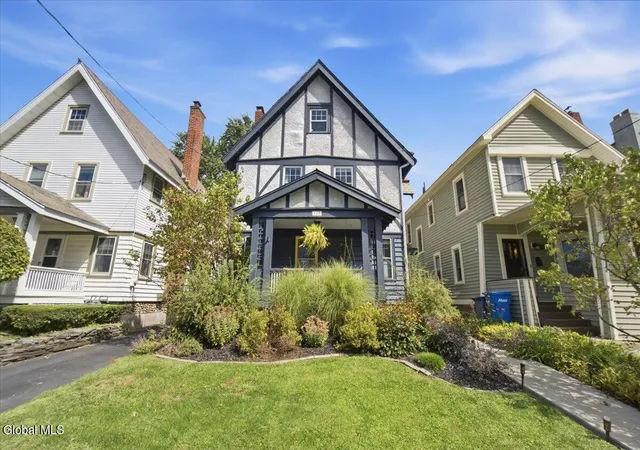 Photo 2 of Sale Pending at 525 Mercer St, Albany, NY 12208 | MLS# 202626258 | Listing updated on 2026-09-28