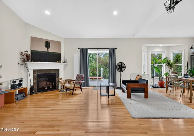 Photo 3 of Single family home for sale at 3 Sutton Dr, Colonie, NY 12047 | MLS# 202626425 | Listing updated on 2026-10-05