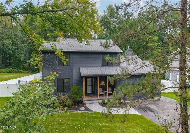 Photo 2 of Sale Pending at 18 Orchard Park Dr, Clifton Park, NY 12065 | MLS# 202626123 | Listing updated on 2026-09-28
