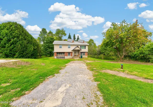 Photo 2 of Sale Pending at 267 County Rd 106, Johnstown, NY 12095 | MLS# 202626251 | Listing updated on 2026-09-22