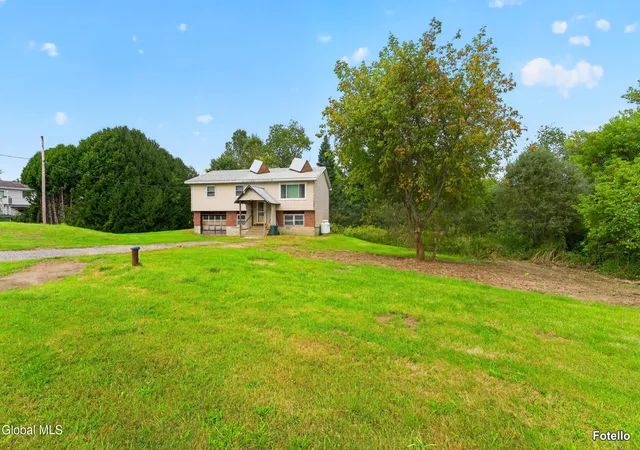 Photo 3 of Sale Pending at 267 County Rd 106, Johnstown, NY 12095 | MLS# 202626251 | Listing updated on 2026-09-22