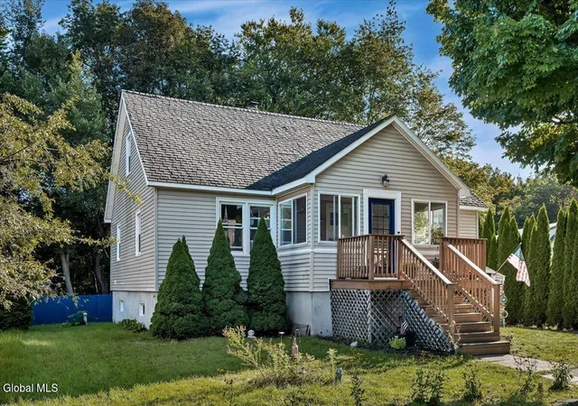 Photo 3 of Sale Pending at 4 Streamview Ln, Wynantskill, NY 12198 | MLS# 202626112 | Listing updated on 2026-10-01