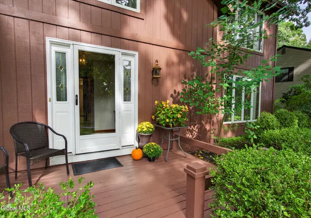 Photo 3 of Single family home for sale at 35 Via Maria Dr, Schenectady, NY 12302 | MLS# 202626290 | Listing updated on 2026-09-27