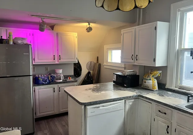 Photo 3 of Sale Pending at 245 Manning Blvd, Albany, NY 12206 | MLS# 202626168 | Listing updated on 2026-09-25