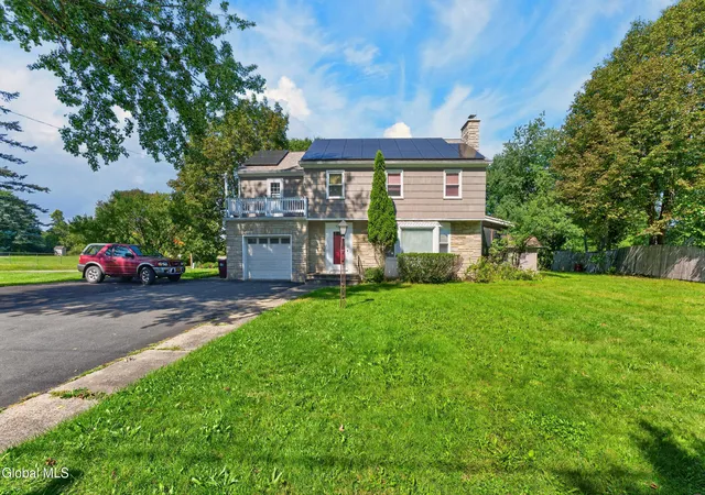 Photo 1 of Single family home for sale at 611 Brunswick Rd, Troy, NY 12180 | MLS# 202626236 | Listing updated on 2026-09-27