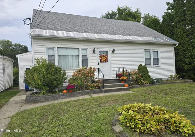 Photo 1 of Sale Pending at 31 Breslin Ave, Cohoes, NY 12047 | MLS# 202626410 | Listing updated on 2026-10-11