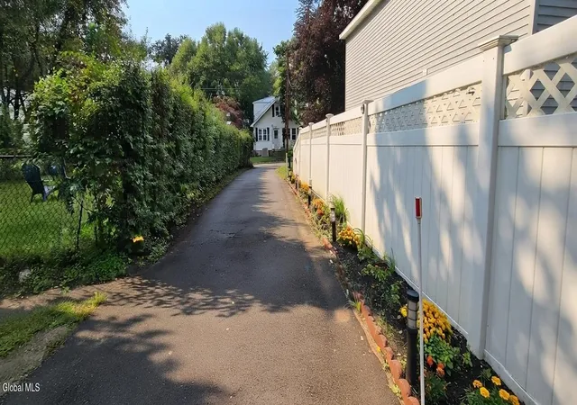 Photo 3 of Single family home for sale at 31 Mcnutt Ave, Albany, NY 12205 | MLS# 202626193 | Listing updated on 2026-09-23