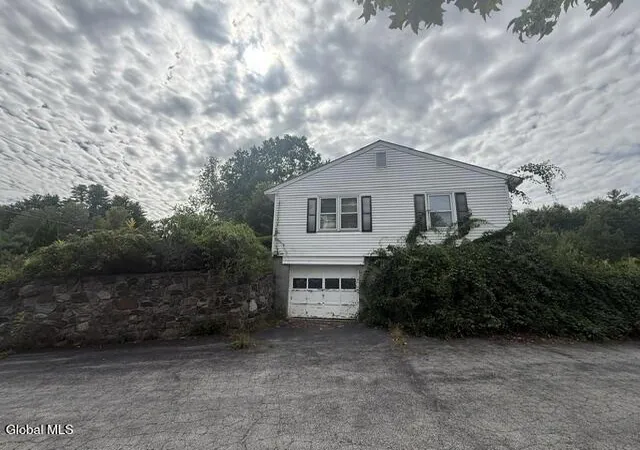 Photo 3 of Single family home for sale at 4866 Route 9n, Corinth, NY 12822 | MLS# 202626184 | Listing updated on 2026-09-20