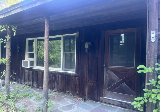 Photo 1 of Sale Pending at 363 Closson Rd, Schenectady, NY 12302 | MLS# 202626289 | Listing updated on 2026-09-19