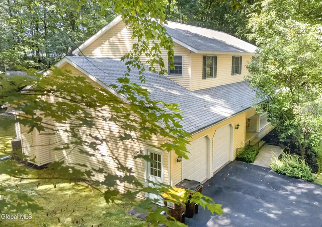 Photo 1 of Single family home for sale at 8 Seneca Dr, Averill Park, NY 12018 | MLS# 202628644 | Listing updated on 2026-10-29