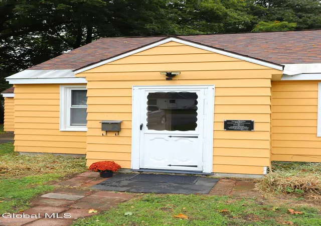 Photo 2 of Sale Pending at 22 Virginia Blvd, Schenectady, NY 12302 | MLS# 202628108 | Listing updated on 2026-10-28