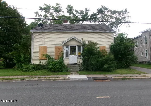 Photo 1 of Single family home for sale at 197 W Fulton St, Gloversville, NY 12078 | MLS# 202626267 | Listing updated on 2026-09-25