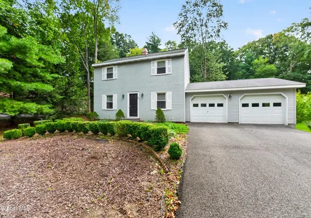 Photo 1 of Sale Pending at 29 Barkwood Ln, Clifton Park, NY 12065 | MLS# 202626354 | Listing updated on 2026-09-22