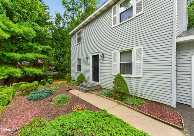 Photo 3 of Sale Pending at 29 Barkwood Ln, Clifton Park, NY 12065 | MLS# 202626354 | Listing updated on 2026-09-22