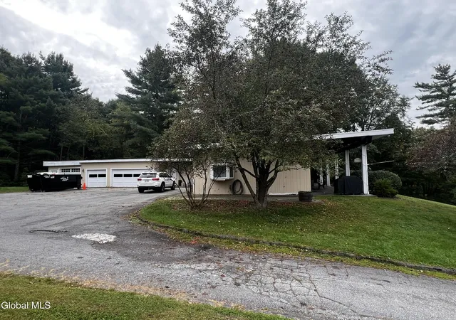 Photo 2 of Single family home for sale at 8 County Rd 25, Granville, NY 12832 | MLS# 202626324 | Listing updated on 2026-09-17