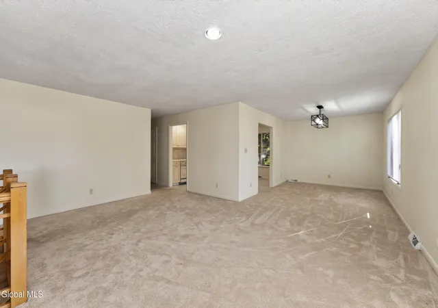 Photo 4 of Single family home for sale at 15 White Birch Ct, Schenectady, NY 12306 | MLS# 202626602 | Listing updated on 2026-09-27