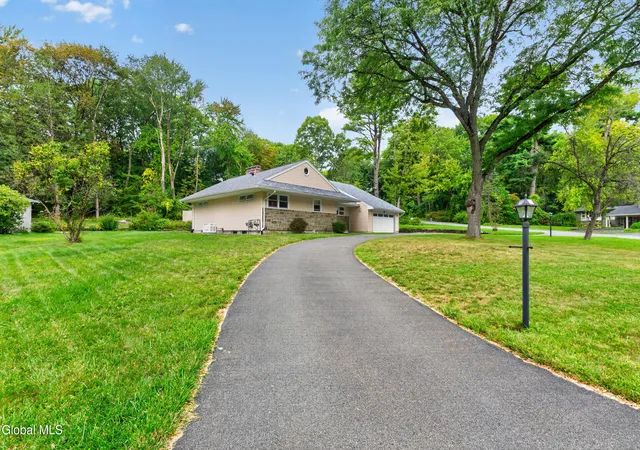 Photo 2 of Single family home for sale at 887 Morgan Ave, Schenectady, NY 12309 | MLS# 202626515 | Listing updated on 2026-09-20
