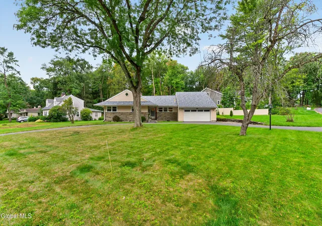 Photo 3 of Single family home for sale at 887 Morgan Ave, Schenectady, NY 12309 | MLS# 202626515 | Listing updated on 2026-09-20