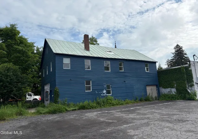 Photo 2 of Sale Pending at 10 Thompson St, Ballston Spa, NY 12020 | MLS# 202626912 | Listing updated on 2026-10-14