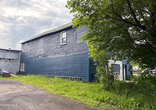 Photo 4 of Sale Pending at 10 Thompson St, Ballston Spa, NY 12020 | MLS# 202626912 | Listing updated on 2026-10-14