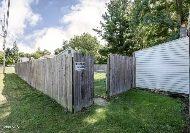 Photo 4 of House for sale at 2003 Hamburg St, Rotterdam, NY 12304 | MLS# 202626557 | Listing updated on 2026-09-22