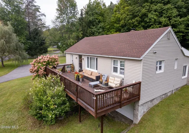Photo 3 of Single family home for sale at 392 W State St Ext, Gloversville, NY 12078 | MLS# 202626397 | Listing updated on 2026-09-29
