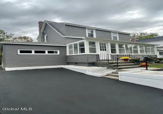 Photo 1 of Single family home for sale at 7 Elm Ct, North Greenbush, NY 12198 | MLS# 202626455 | Listing updated on 2026-10-06