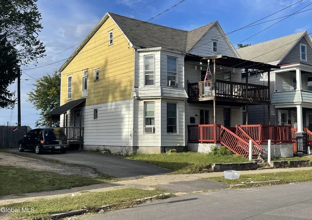Photo 3 of Sale Pending at 1106 2nd Avenue, Schenectady, NY 12303 | MLS# 202626511 | Listing updated on 2026-09-23