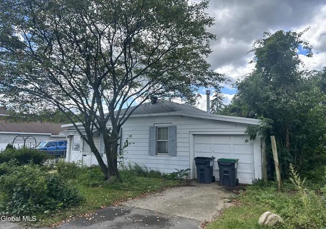 Photo 2 of Single family home for sale at 108 Gullott Dr, Schenectady, NY 12306 | MLS# 202626545 | Listing updated on 2026-09-22