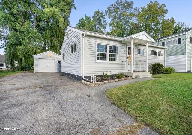 Photo 3 of Sale Pending at 37 Jones Dr, Schenectady, NY 12309 | MLS# 202626512 | Listing updated on 2026-09-30