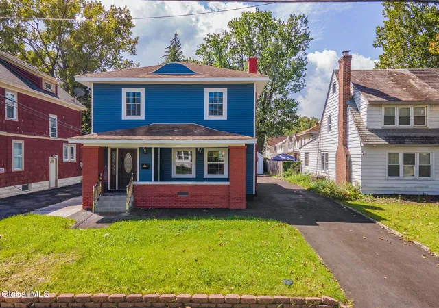 Photo 1 of Single family home for sale at 1710 Eastern Pkwy, Schenectady, NY 12309 | MLS# 202626478 | Listing updated on 2026-09-19