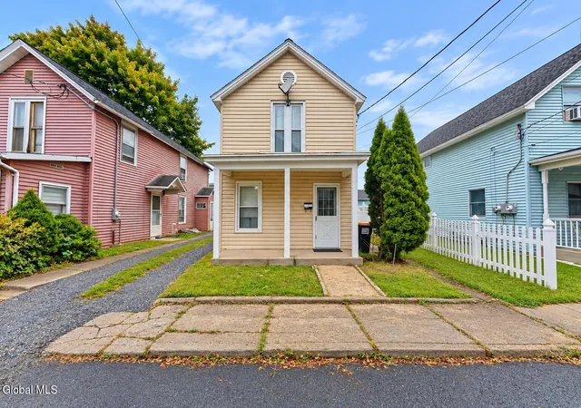 Photo 1 of Single family home for sale at 512 Grand St, Mechanicville, NY 12118 | MLS# 202626556 | Listing updated on 2026-10-07