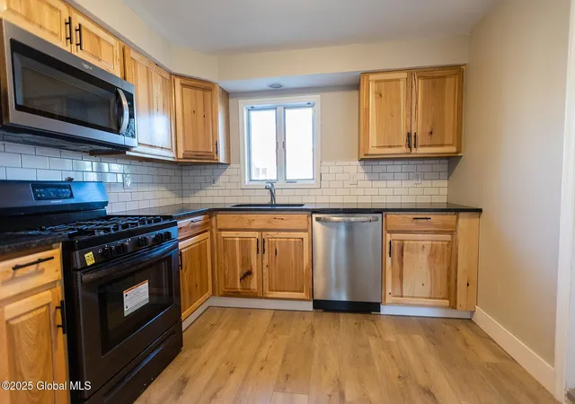 Photo 3 of Single family home for sale at 512 Grand St, Mechanicville, NY 12118 | MLS# 202626556 | Listing updated on 2026-10-07