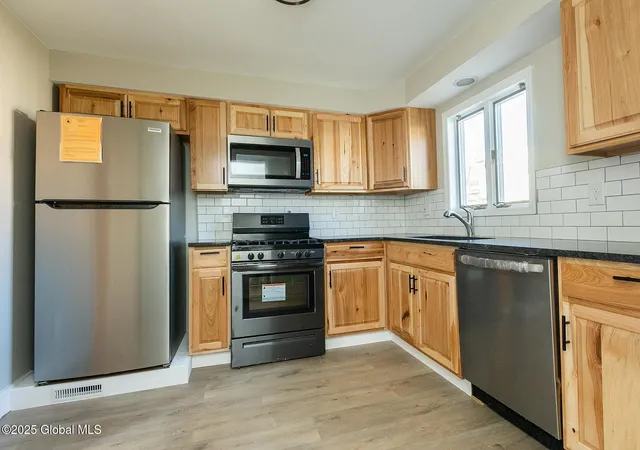 Photo 4 of Single family home for sale at 512 Grand St, Mechanicville, NY 12118 | MLS# 202626556 | Listing updated on 2026-10-07