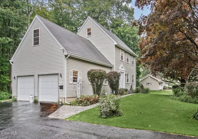 Photo 3 of Single family home for sale at 106 Brockley Dr, Delmar, NY 12054 | MLS# 202626690 | Listing updated on 2026-10-05