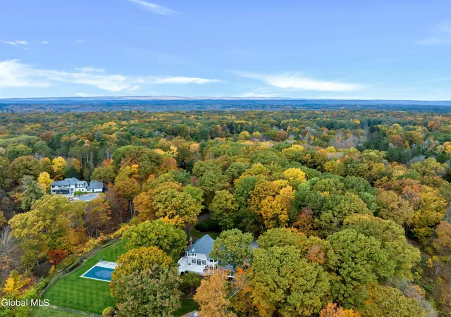 Photo 4 of Single family home for sale at 4 Autumn Ln, Saratoga Springs, NY 12866 | MLS# 202626609 | Listing updated on 2026-09-23