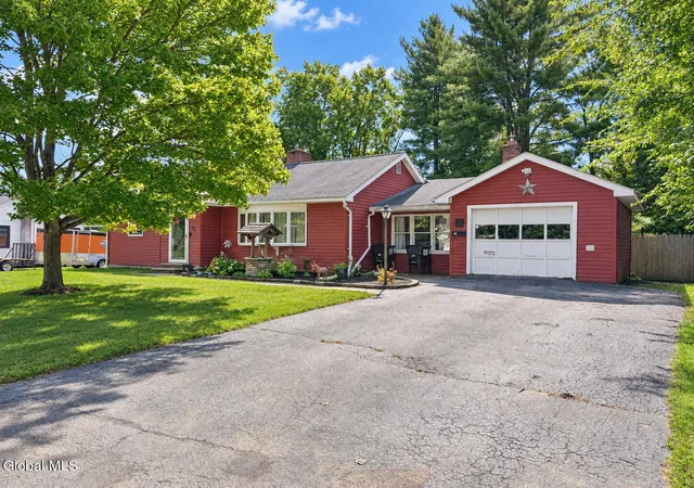 Photo 2 of Sale Pending at 16 Carolyn Ln, Schenectady, NY 12302 | MLS# 202626562 | Listing updated on 2026-09-29
