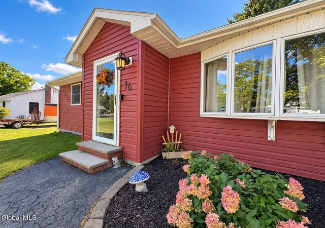 Photo 3 of Sale Pending at 16 Carolyn Ln, Schenectady, NY 12302 | MLS# 202626562 | Listing updated on 2026-09-29
