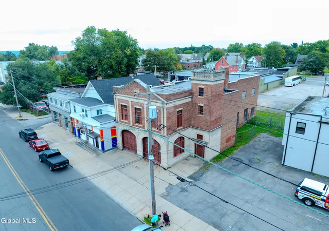Listing Photo 4 - Condo for sale in building located at 907 Albany St, Schenectady, NY 12307