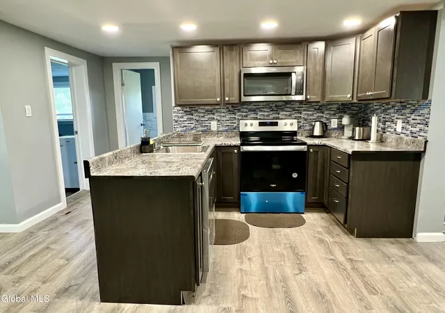 Photo 3 of Single family home for sale at 119 Houseman St, Mayfield, NY 12117 | MLS# 202626534 | Listing updated on 2026-09-22