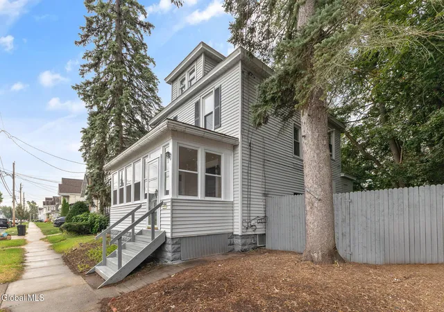 Photo 3 of Single family home for sale at 404 Shannon St, Schenectady, NY 12306 | MLS# 202626582 | Listing updated on 2026-09-22