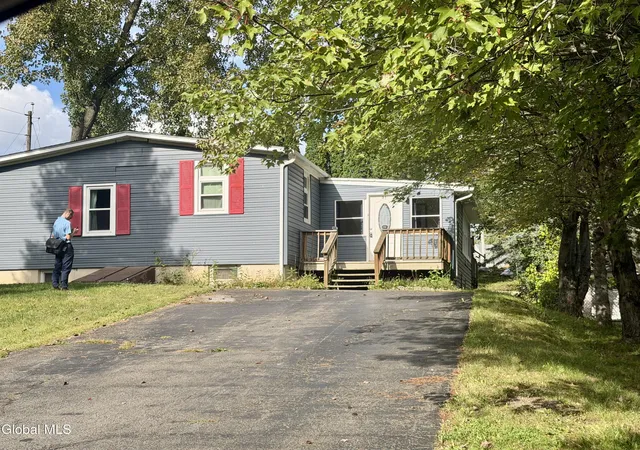 Photo 3 of Single family home for sale at 31 Penny Ln, Averill Park, NY 12018 | MLS# 202626722 | Listing updated on 2026-09-23