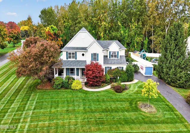 Photo 2 of Sale Pending at 42 Heather Dr, Clifton Park, NY 12065 | MLS# 202627384 | Listing updated on 2026-10-28