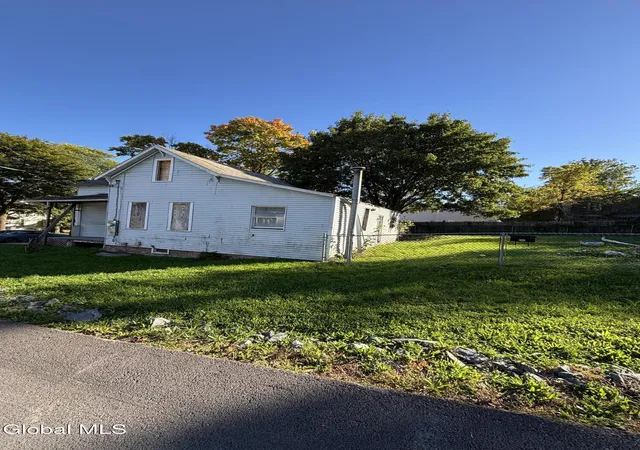 Photo 3 of Single family home for sale at 270 Central Ave, Cohoes, NY 12047 | MLS# 202628722 | Listing updated on 2026-10-23