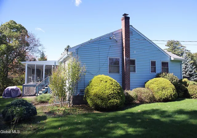 Photo 2 of Single family home for sale at 11 Breezedale Dr, Averill Park, NY 12018 | MLS# 202628125 | Listing updated on 2026-10-21