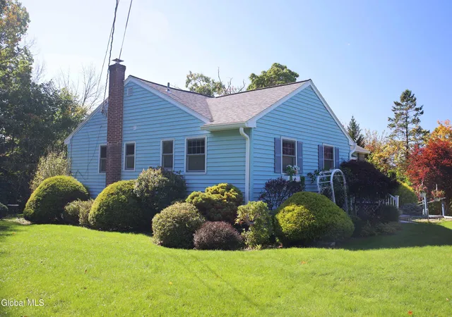 Photo 3 of Single family home for sale at 11 Breezedale Dr, Averill Park, NY 12018 | MLS# 202628125 | Listing updated on 2026-10-21